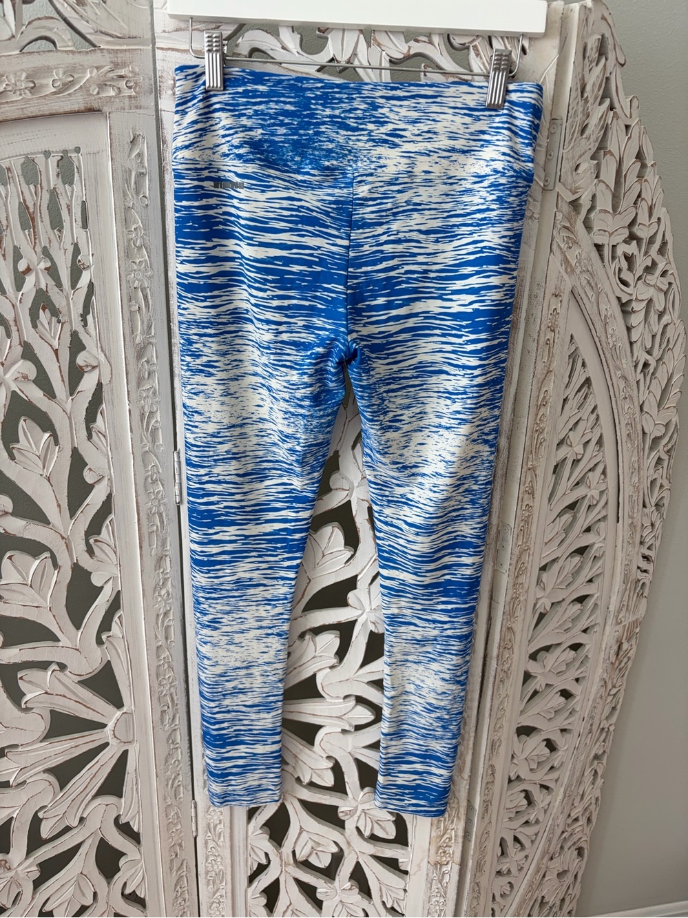 Mott Blue & White Patterned Leggins / Yoga Pants